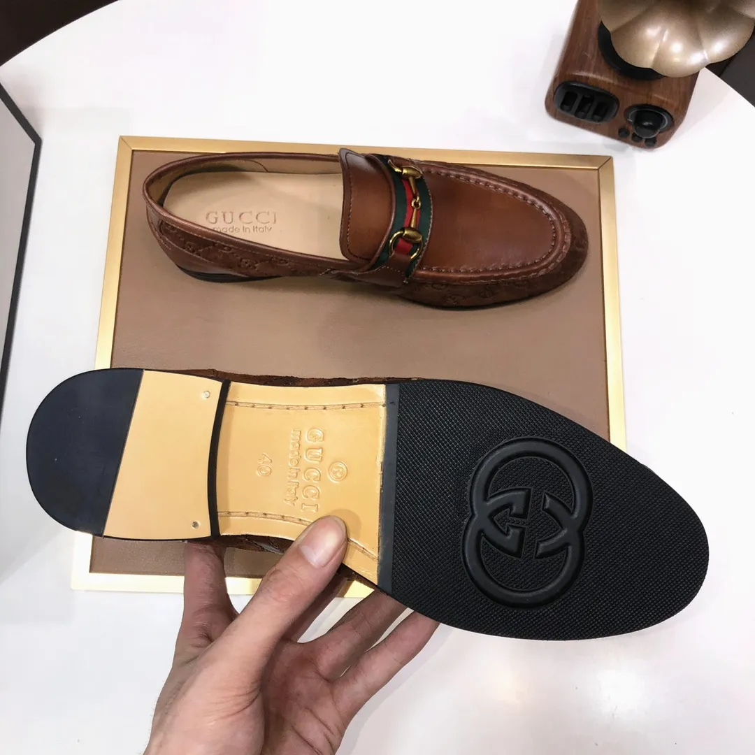 Men's shoes 💰600💰 Brand: GUCCI (Gucci) Standard size: Men's size 38/44 (45 can be customized) Grade: Same as the official website Original quality Material: Original cowhide Water-dyed cowhide lining Original rubber outsole Style category: Men's fashionable casual leather shoes Distinguished big-name luxury elements Top luxury Color: Actual picture